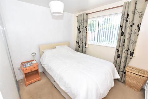 3 Broster Close, Wirral, CH46 6HW