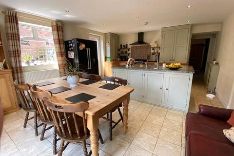 58 Desborough Road, Rothwell, Kettering, NN14 6JG