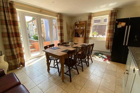 58 Desborough Road, Rothwell, Kettering, NN14 6JG