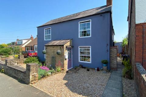 58 Desborough Road, Rothwell, Kettering, NN14 6JG