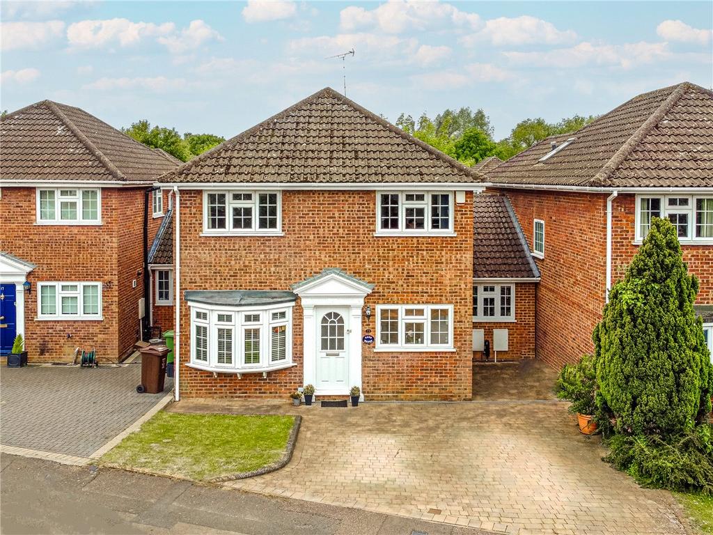 Camlet Way, St. Albans, Hertfordshire 4 bed link detached house to rent