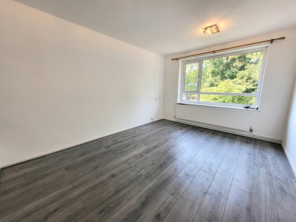 Castleford Walk, Chorlton... 1 bed flat £900 pcm (£208 pw)