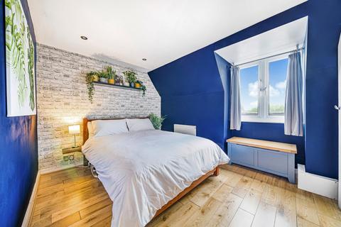 93 Stockwell Gardens, London, SW9 0RZ
