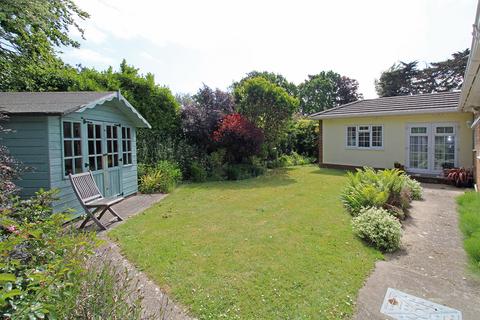 4 bedroom detached bungalow for sale, Hunters Close,  Aldwick Bay Estate, Bognor Regis, West Sussex PO21