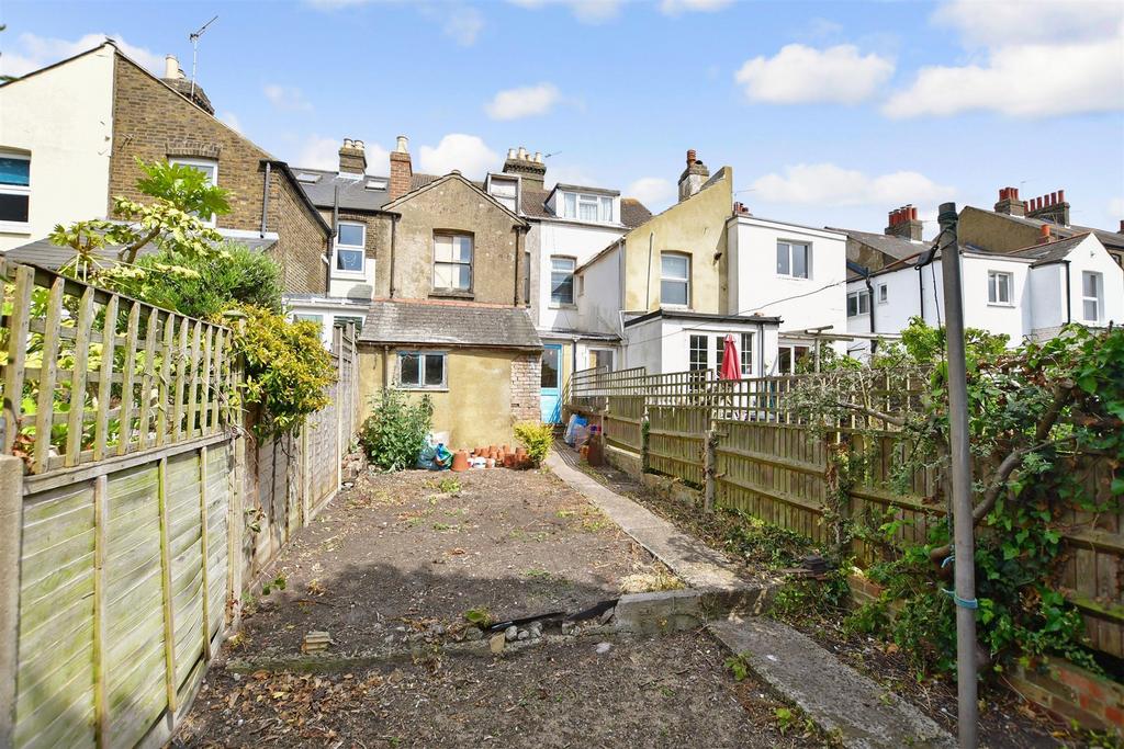 Blenheim Road, Deal, Kent 4 bed townhouse for sale £280,000