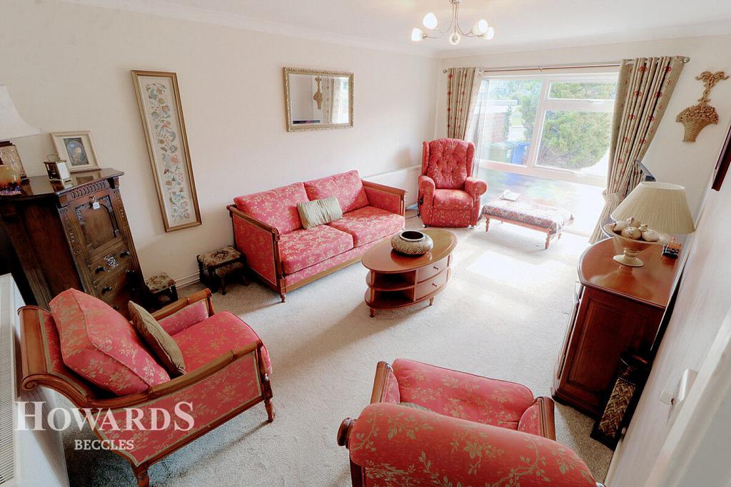High Leas, Beccles 3 bed bungalow £275,000