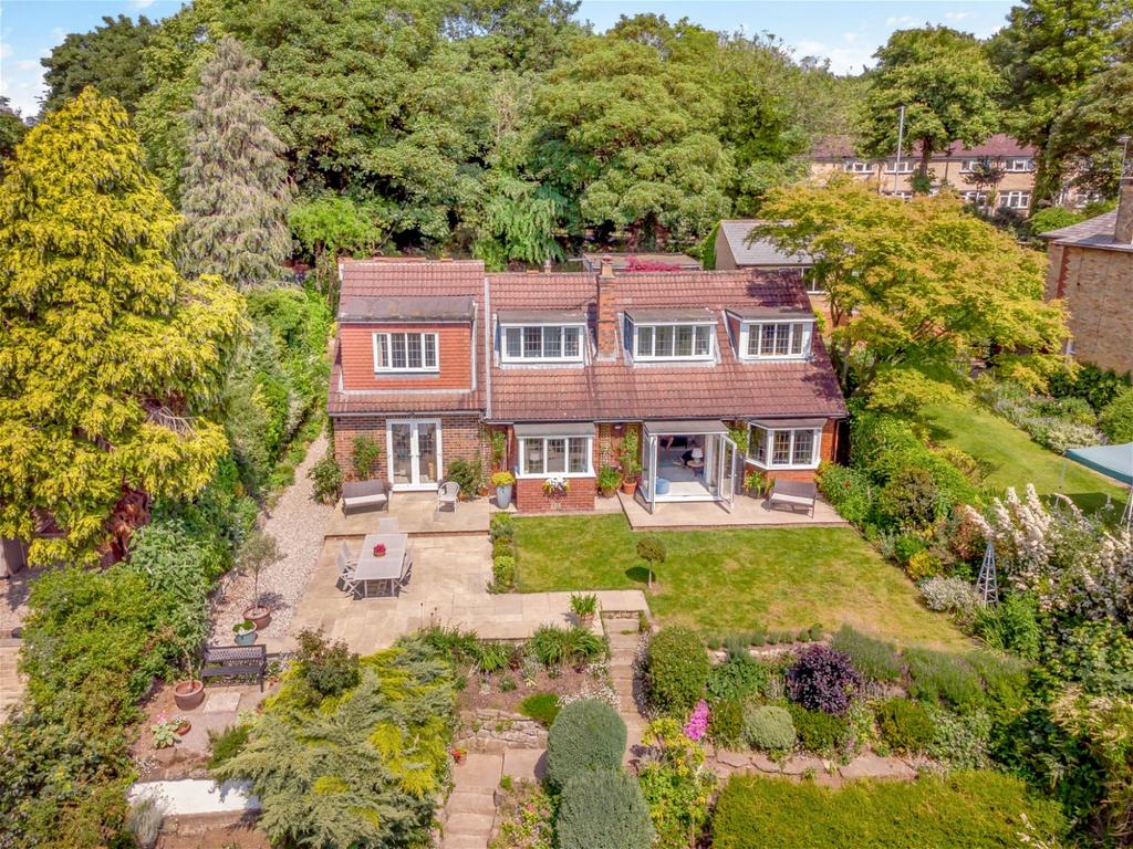 Wetherby, Linton Road, LS22 4 bed detached house for sale £875,000