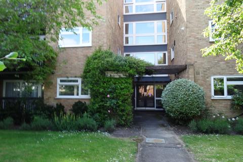 2 bedroom flat to rent, Brackendale