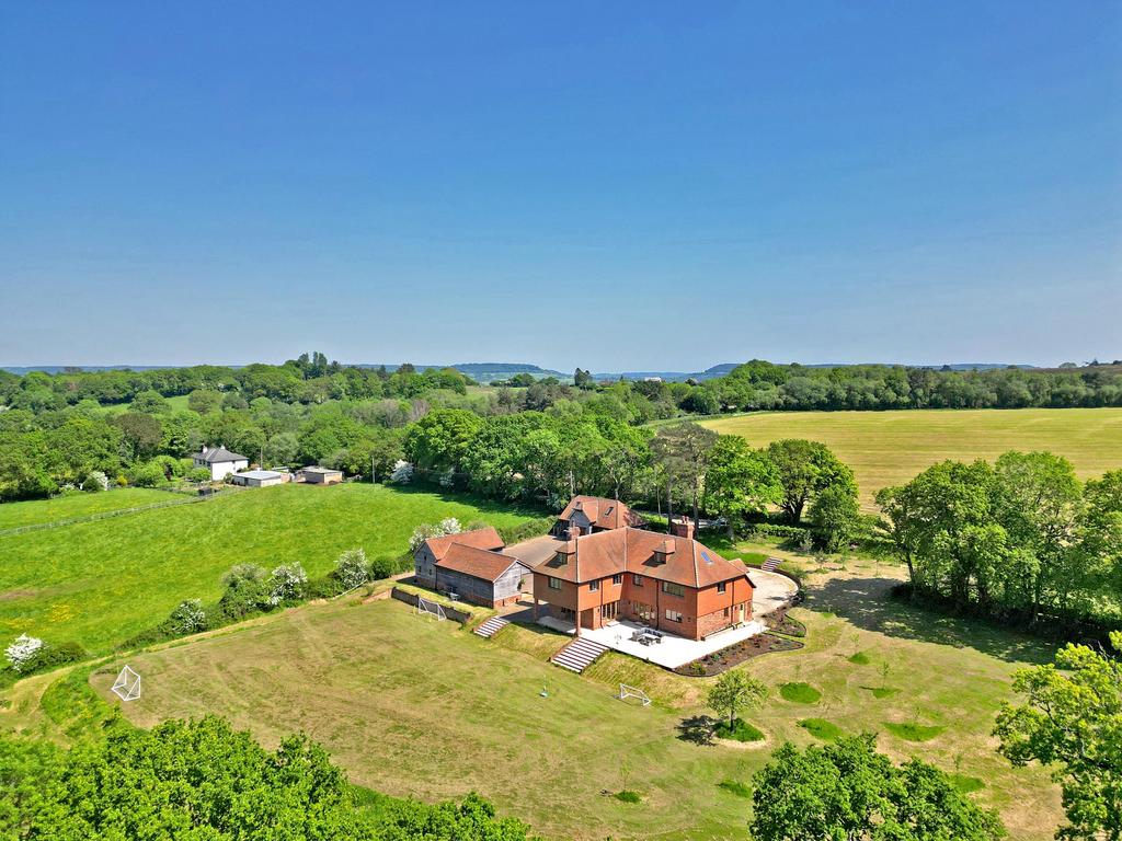 Oak Road, Aylesbeare, Exeter, Devon, EX5 6 bed detached house for sale