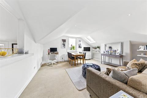 Flat 4, 21 Park Road, Richmond, TW10 6NS
