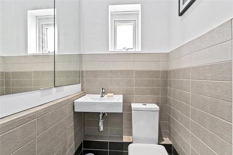 Flat 4, 21 Park Road, Richmond, TW10 6NS