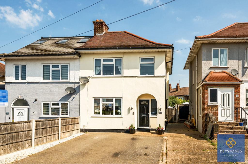 Firbank Road, Collier Row, RM5 3 bed semidetached house for sale £