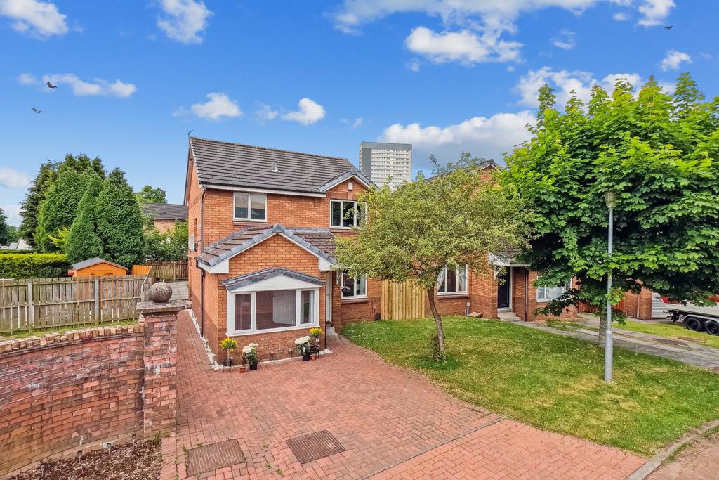 Brent Way, Thornliebank, Glasgow, G46 8GA 4 bed detached house for sale £245,000