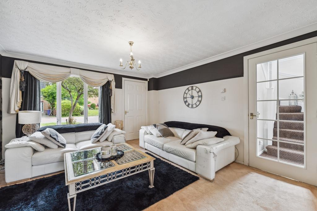 Brent Way, Thornliebank, Glasgow, G46 8GA 4 bed detached house for sale £245,000