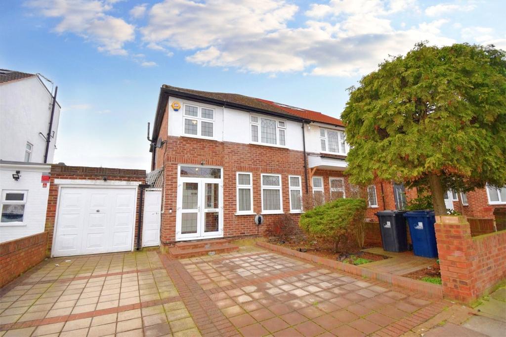 Greenford, Greenford UB6 3 bed semidetached house for sale £625,000