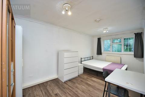 4 bedroom townhouse to rent, Off Tredegar Road, Bow, Victoria Park, London, E3