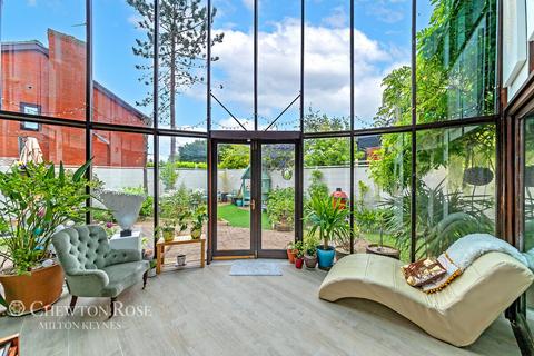 9 Cadman Square, Shenley Lodge, Milton Keynes, MK5 7DN