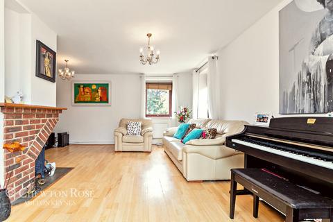 9 Cadman Square, Shenley Lodge, Milton Keynes, MK5 7DN