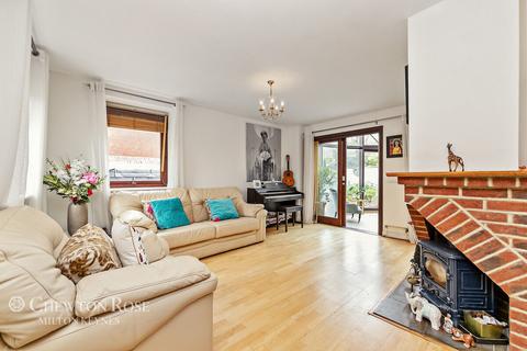 9 Cadman Square, Shenley Lodge, Milton Keynes, MK5 7DN