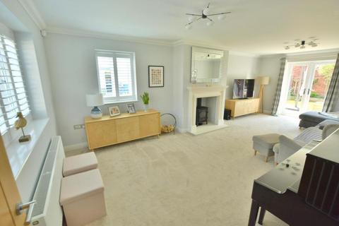 14 Constance Road, Wimborne, BH21 2FS