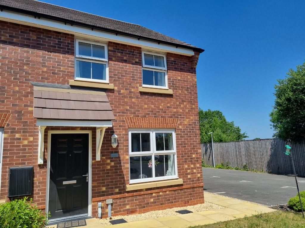 Chimney Crescent, Itchington... 2 bed end of terrace house £