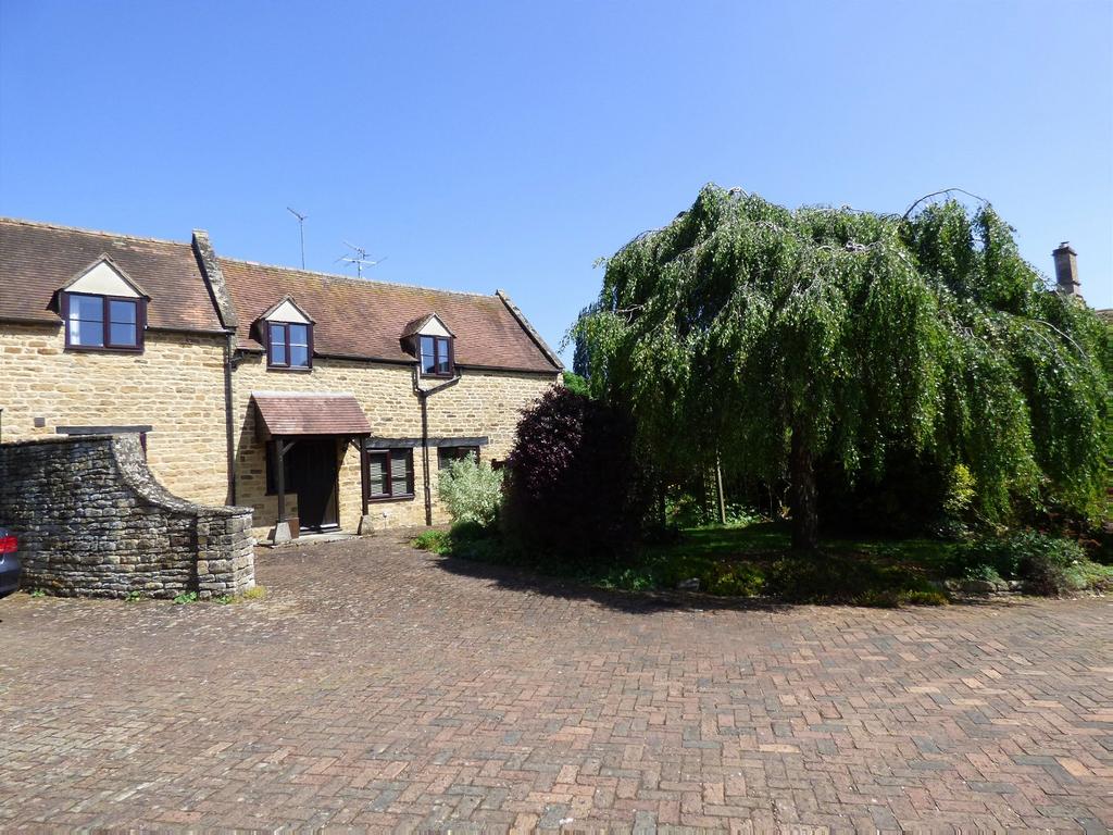 Cherington, Shipston on Stour, Warwickshire, CV36 5HS 2 bed semi