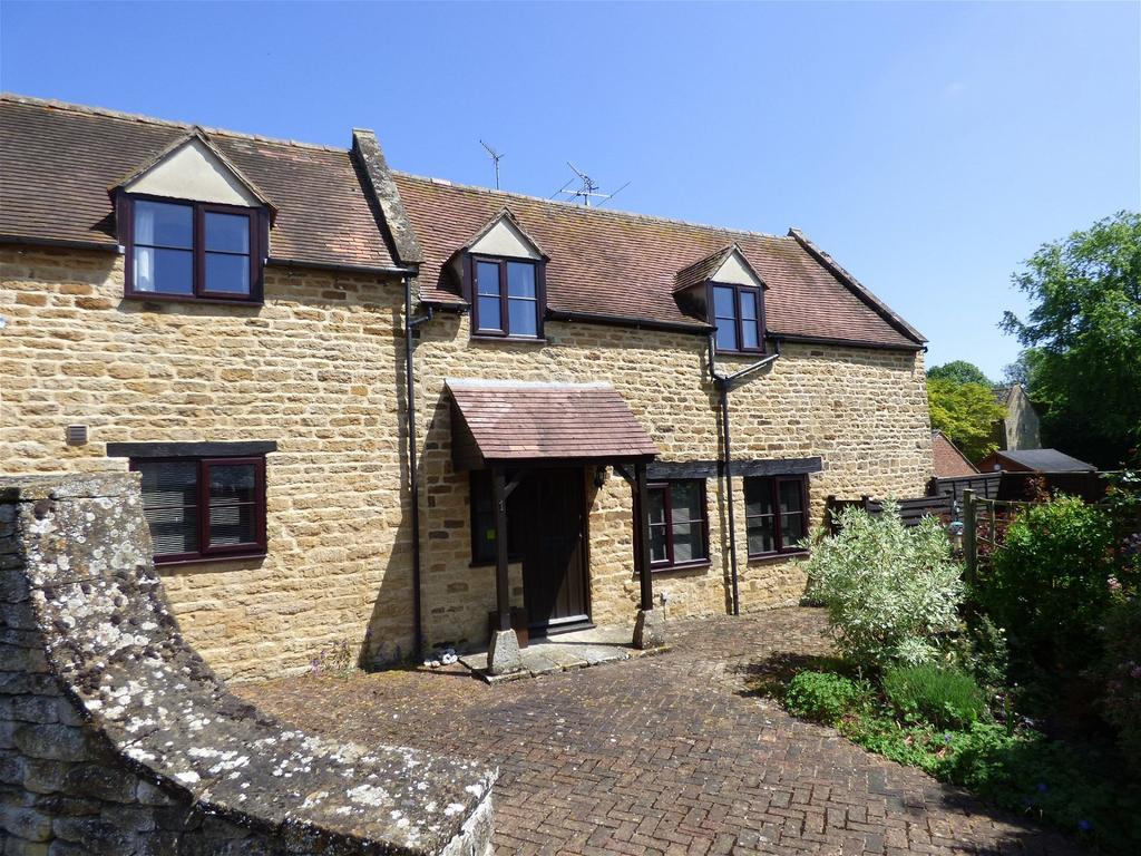 Cherington, Shipston on Stour, Warwickshire, CV36 5HS 2 bed semi