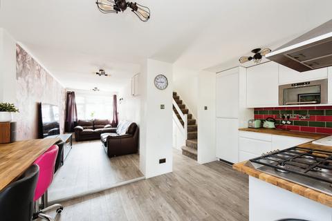 4 Badgers Copse, Worcester Park, KT4 7EZ