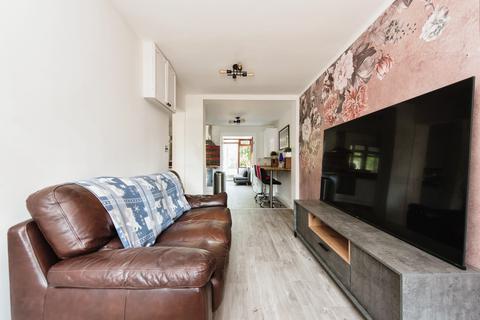4 Badgers Copse, Worcester Park, KT4 7EZ
