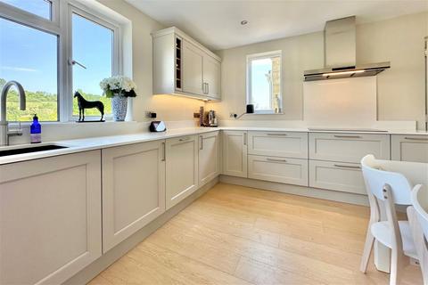 94 Bay Tree Road, Bath, BA1 6NF