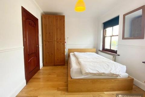 undefined, Whitechapel Road, Whitechapel, London  E1