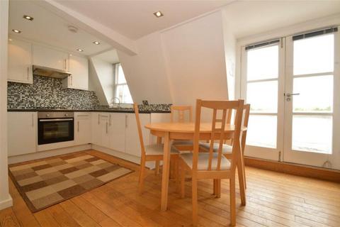 2 bedroom flat to rent, Chapel Market, The Angel, N1