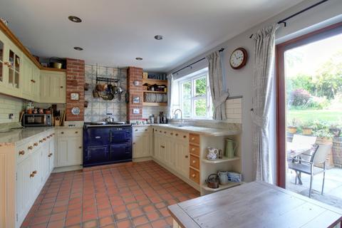 4 bedroom detached house for sale - Clay Lake, Endon
