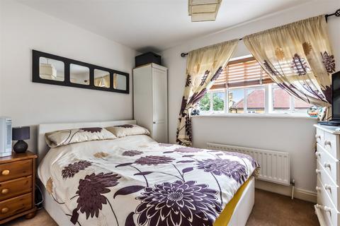2 bedroom end of terrace house to rent, Luxford Way, Billingshurst, RH14