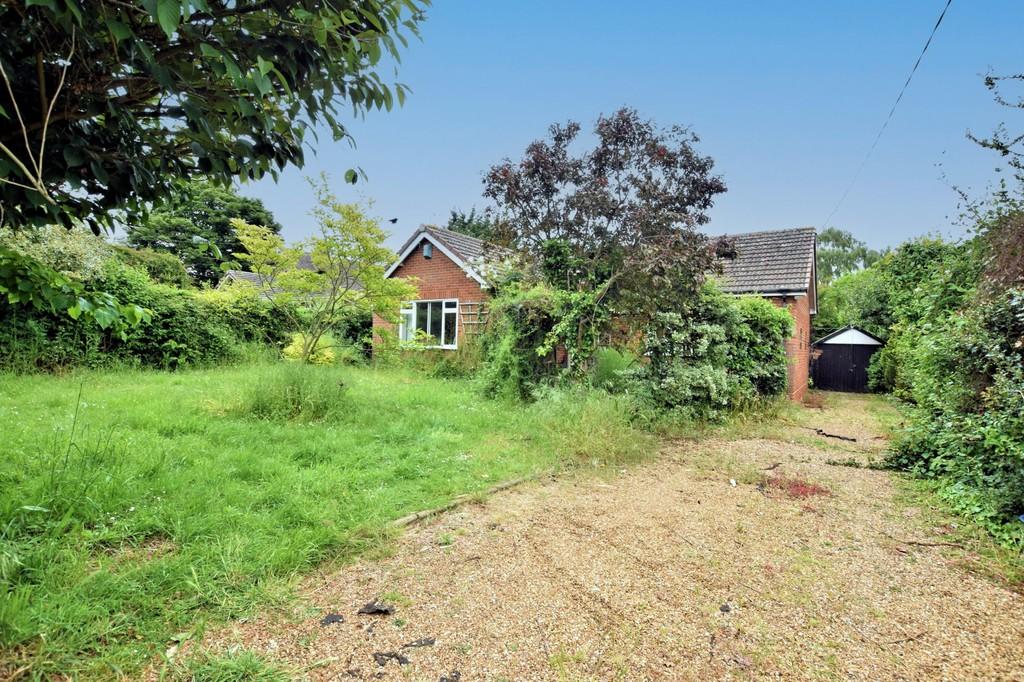 Heacham 2 bed detached bungalow for sale - £325,000