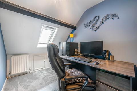 Flat 5, 3 Croft Road, Sutton, SM1 4NE
