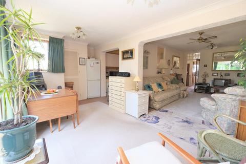 4 Axtaine Road, Orpington, BR5 4HX