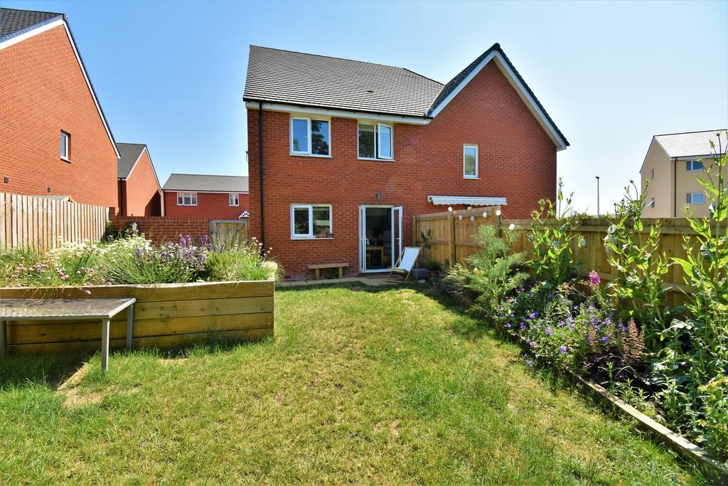 Horsewell Road, Cranbrook, Exeter 3 bed semi-detached house - £280,000