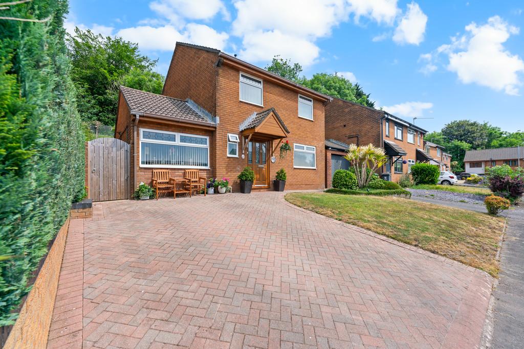 Duxford Close, Cardiff 3 bed detached house for sale £440,000