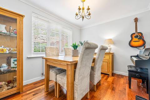 16 Maes Cadwgan, Creigiau, Cardiff, CF15 9TQ