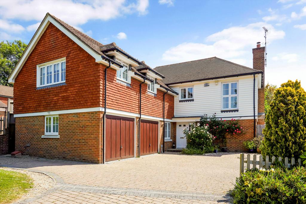 Bowden Court, Childsbridge Lane, Kemsing, Sevenoaks, TN15 4 bed