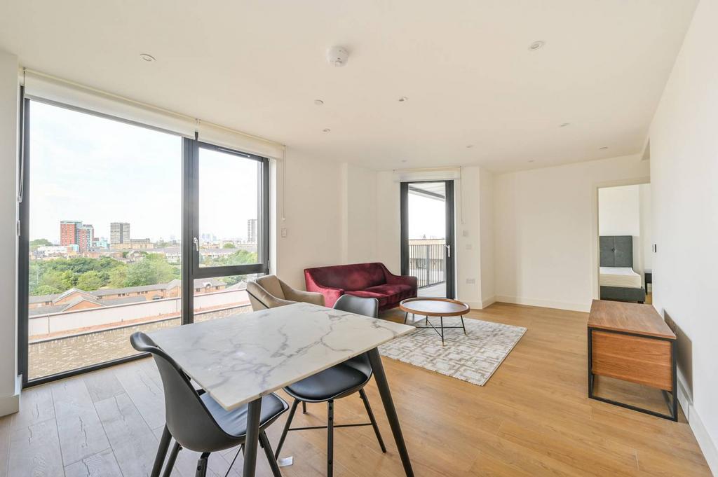 New Village Avenue, Tower Hamlets, London, E14 1 bed flat to rent - £ ...