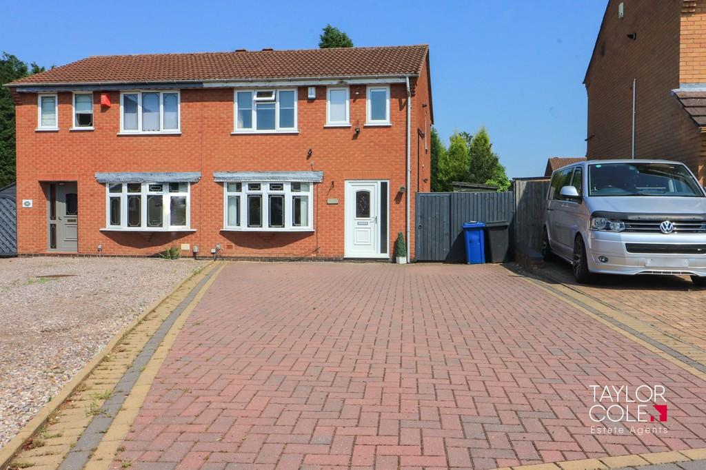 Cadogan Road, Dosthill 3 bed semidetached house £259,950