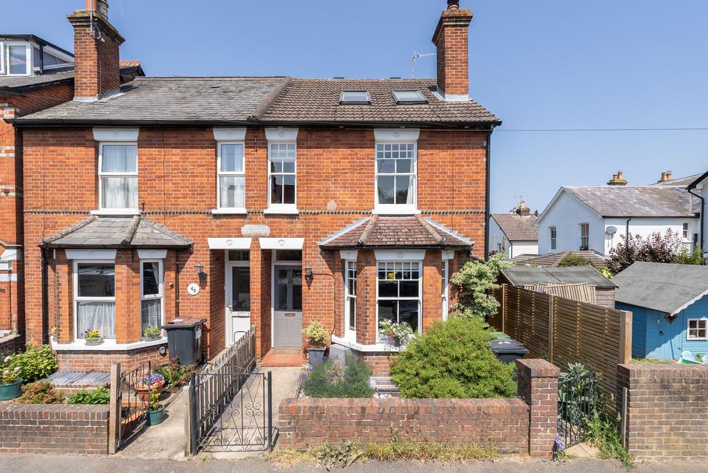 Hart Road, Dorking 3 bed end of terrace house for sale £675,000