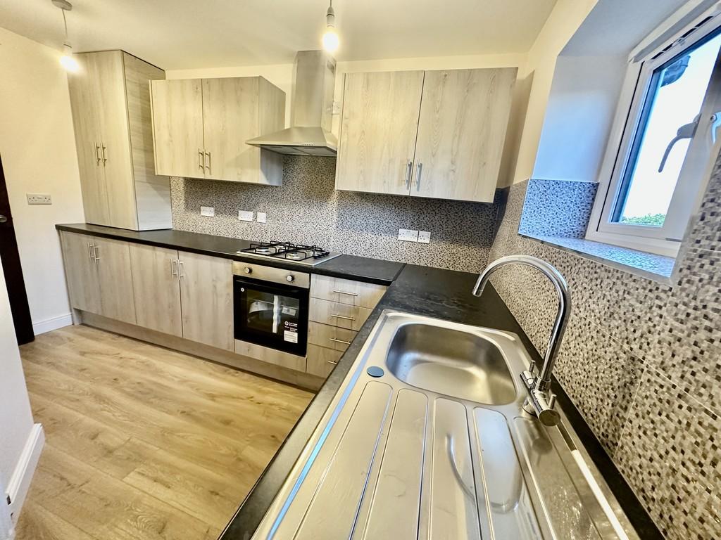 Parkstone Road, Off Cardinals Walk, Leicester 2 bed flat £850 pcm (£