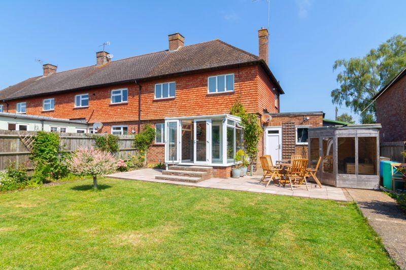 Tylers Close, Godstone 3 bed end of terrace house £450,000