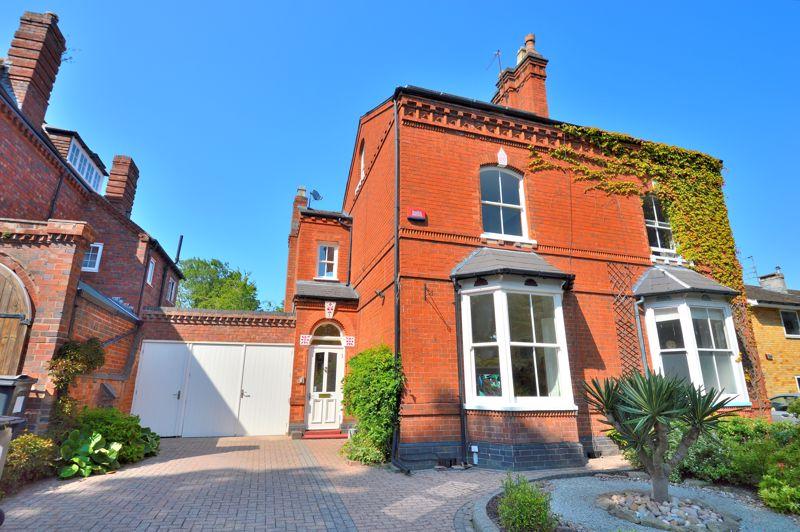 Greenhill Road, Moseley, Birmingham, B13 4 bed semidetached house for