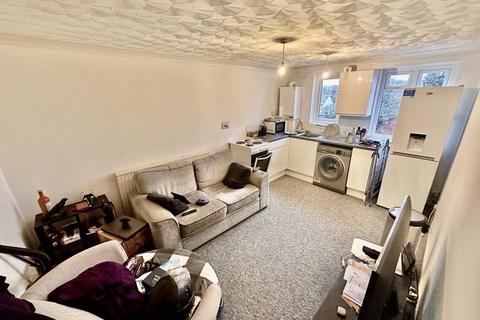 1 bedroom apartment for sale, Heath Close, Newport