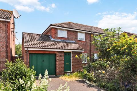 24 Eindhoven Close, Carshalton, SM5 2FD