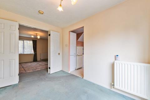 24 Eindhoven Close, Carshalton, SM5 2FD
